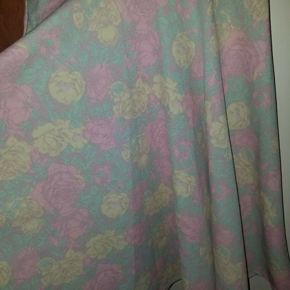 Floral M/S Nicole ROSES! - Picture 4 of 5